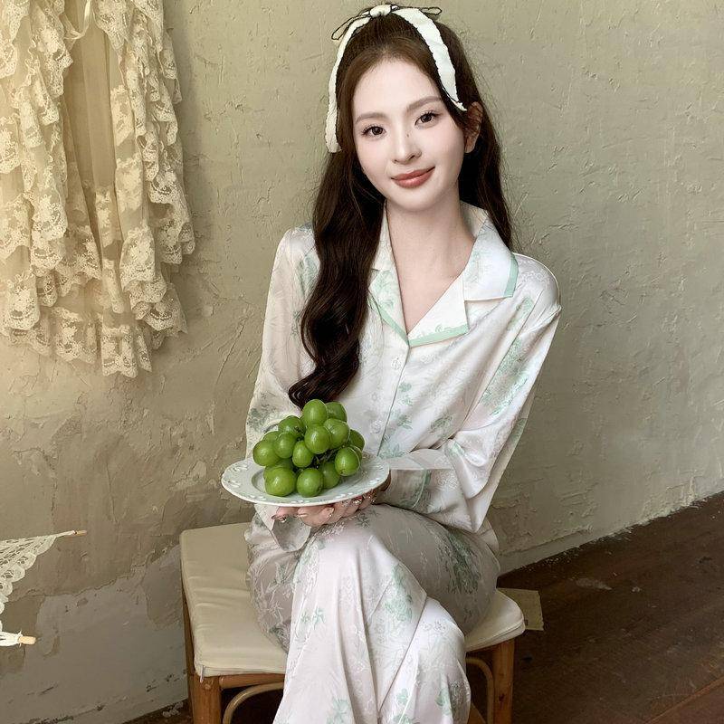 Neuer Jacquard High-End Eisseiden-Pyjama Damen Frühling und Herbst Leichter Luxus Lässiger Stil Außenbekleidung Hausanzug L beige von Joom DACH