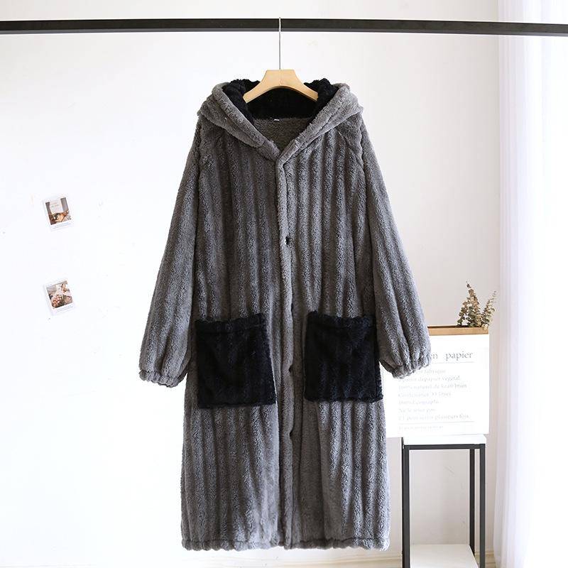 Neues Herbst- und Winterpaar-Nachthemd aus Korallenvlies mit Flanellverdickung, langer Bademantel für Männer und Frauen, Home-Service-Roben, Geschenk L von Joom DACH