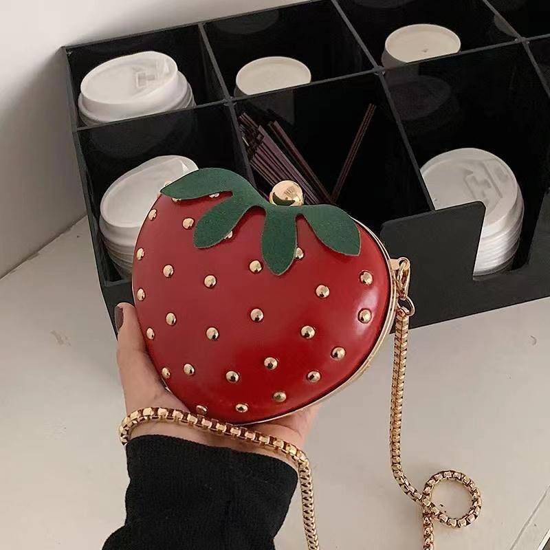 Niedlich Obst Erdbeere Herz Form Pu Niet Mini Mode Damen Kette Geldbörse Kupplung Tasche Schulter Tasche Tote Weibliche Klappe Handtasche Q5 One Size rot von Joom DACH