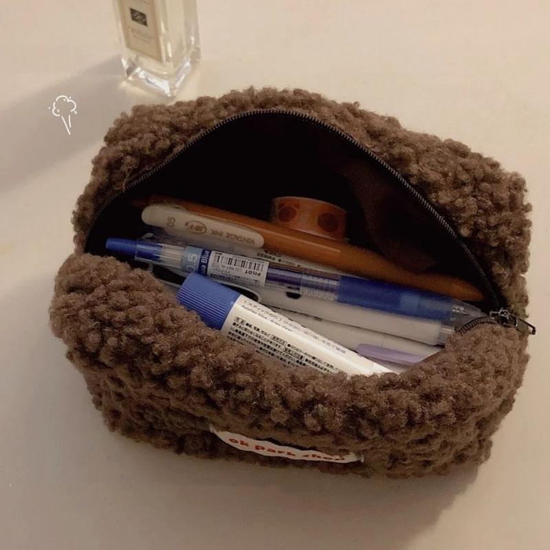 Niedliche, einfarbige Make-up-Tasche aus Fell für Frauen, weiche Reise-Kosmetiktasche, Organizer-Etui, Make-up-Etui für junge Damen braun von Joom DACH