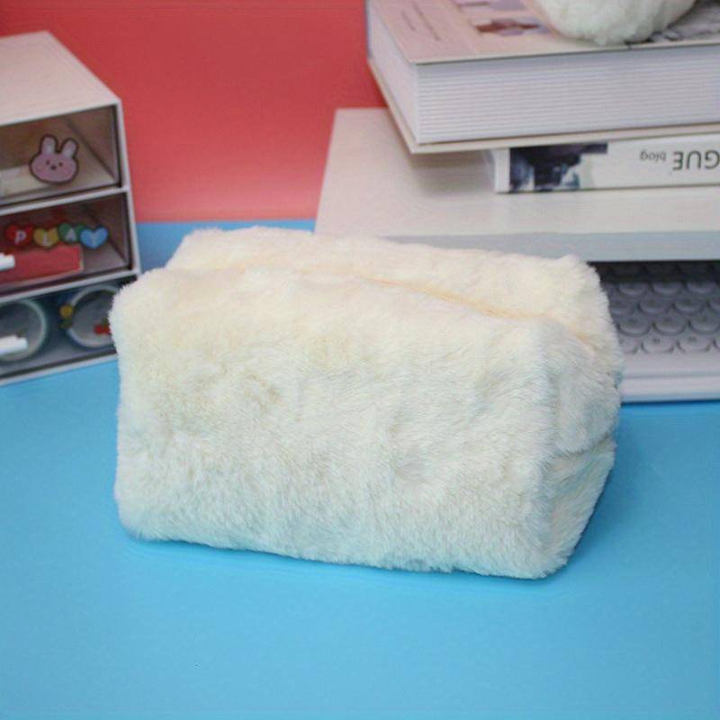 Niedliche, flauschige Kosmetiktasche, Reise-Make-up-Aufbewahrungstasche für Mädchen, Macaron-Farbe, süße Federtasche, Damen-Kulturbeutel mit Reißverschluss weiß von Joom DACH