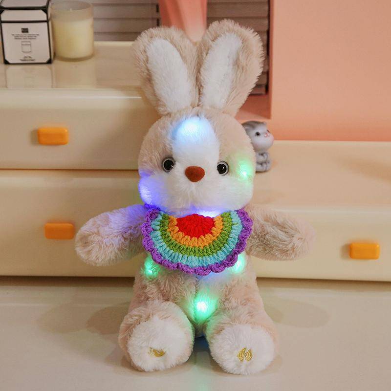 Niedliche Begleiter Schlafende Tierpuppen mit Lätzchen Hasen Licht Tonaufnahme Weiches Bequemes Stofftierkissen Kindergeschenk 35cm von Joom DACH