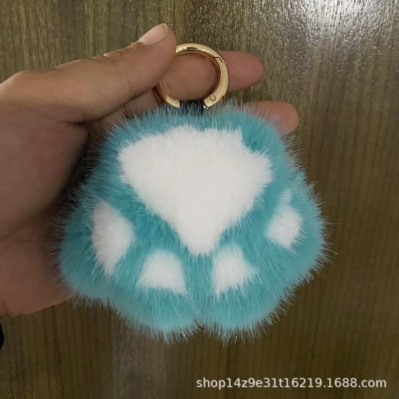 Niedlicher Katzenpfoten Plüsch Schlüsselanhänger Entzückender Taschenanhänger für Mädchen von Joom DACH