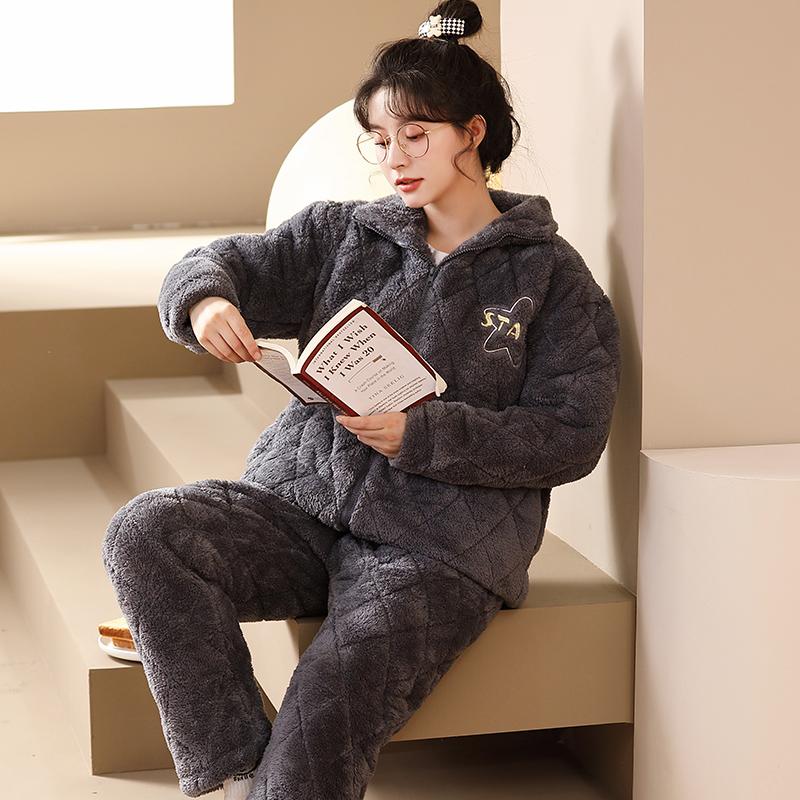 Niedlicher Schlafanzug mit Panda-Cartoon-Motiv, für den Winter, Flanell, warmer Schlafanzug für Damen, großer Schlafanzug, Schlafanzug aus Korallensamt, Heimkleidung für Damen M von Joom DACH