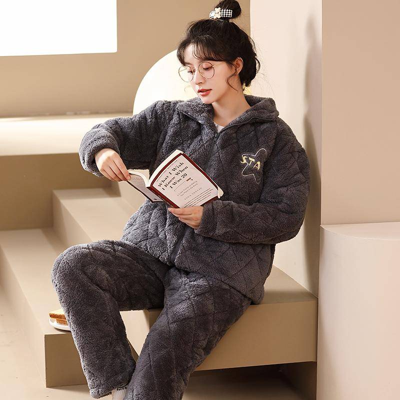 Niedlicher Schlafanzug mit Panda-Cartoon-Motiv, für den Winter, Flanell, warmer Schlafanzug für Damen, großer Schlafanzug, Schlafanzug aus Korallensamt, Heimkleidung für Damen M von Joom DACH