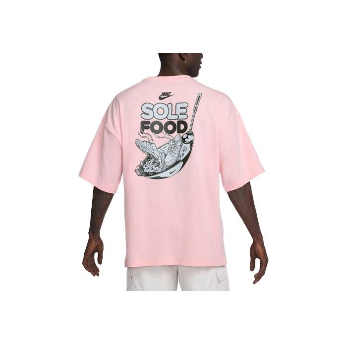 Nike Sportswear Locker geschnittenes Kurzarm-T-Shirt mit Rückenaufdruck Herren Tops Rush-Pink FB9808-686 XL von Joom DACH