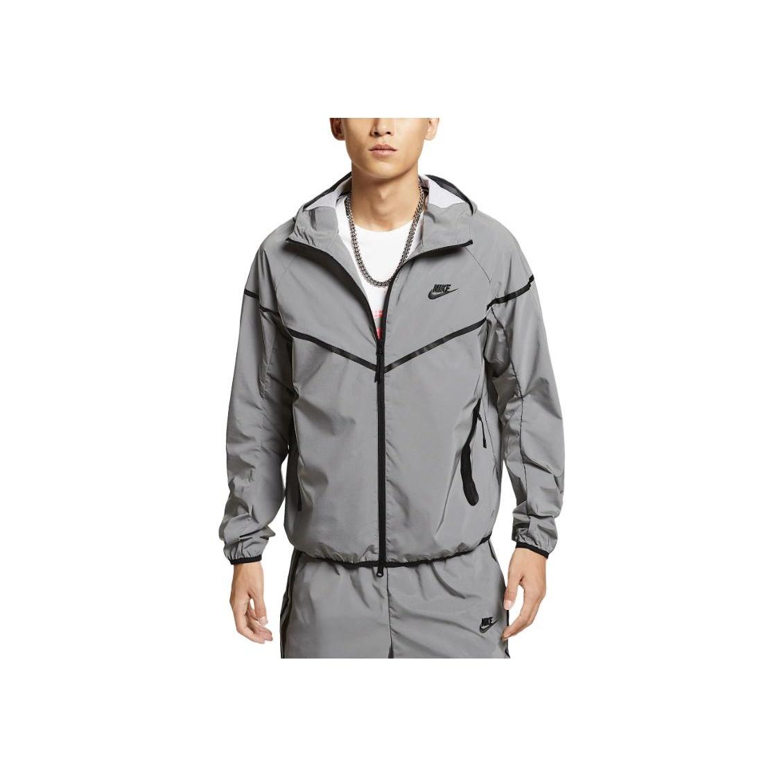 Nike Woven FW24 Flash Tech Series Kapuzen-Reißverschluss Langarmjacke Herrenjacken Reflektierend-Silber Schwarz FZ7586-035 M Nike Woven FW24 Flash Tech Series Kapuzen-Reißverschluss Langarmjacke Herrenjacken Reflektierend-Silber Schwarz FZ7586-035 M von Joom DACH