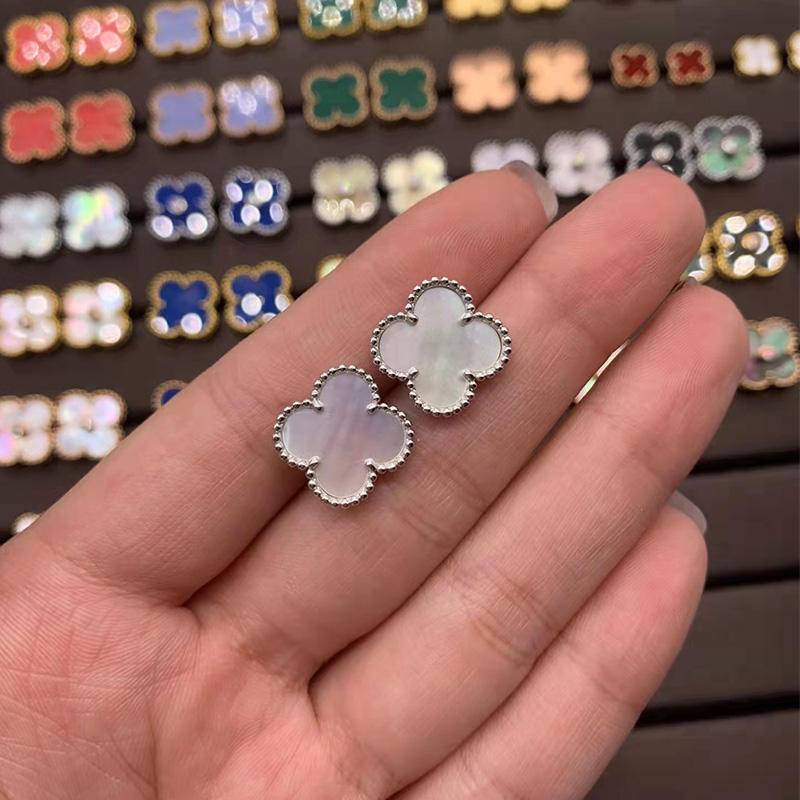 Ohrringe mit vierblättrigem Gras, leichte, luxuriöse Ohrstecker aus weißem Fritillaria, rotem Achat und Malachit, für Damen von Joom DACH