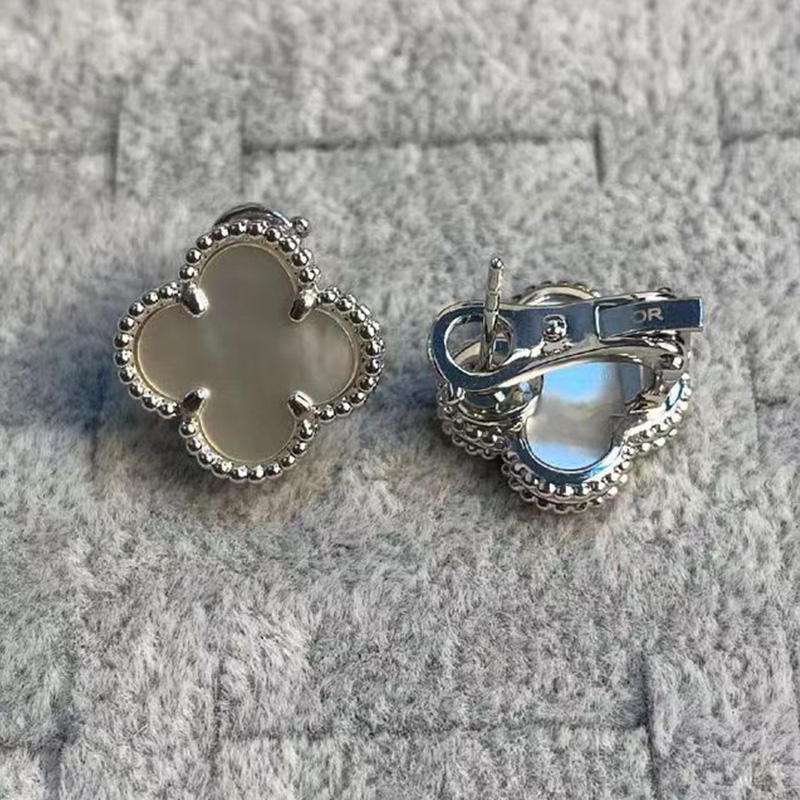 Ohrringe mit vierblättrigem Gras, leichte, luxuriöse Ohrstecker aus weißem Fritillaria, rotem Achat und Malachit, für Damen von Joom DACH