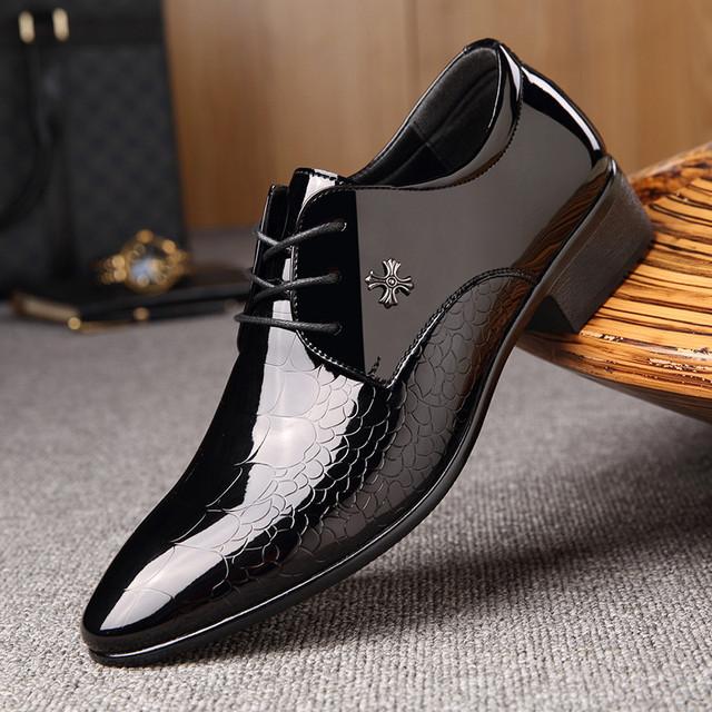 Oxford-Schuhe für Herren, luxuriöse Hochzeitsschuhe aus Lackleder, spitze Zehen, elegante Abendschuhe, klassisch 45 schwarz von Joom DACH