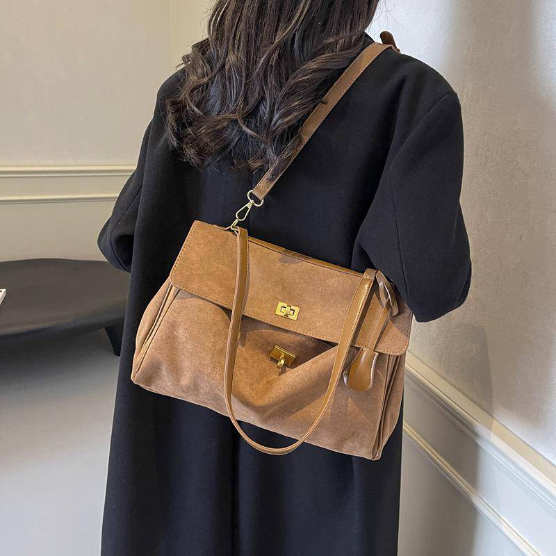 Pendlertasche 2025 im Retro-Stil mit gefrosteter Textur für Damen – Umhängetasche mit großem Fassungsvermögen Large 37x12x22 braun von Joom DACH