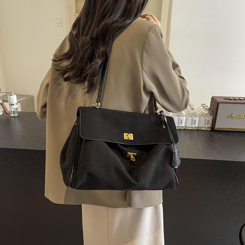 Pendlertasche 2025 im Retro-Stil mit gefrosteter Textur für Damen – Umhängetasche mit großem Fassungsvermögen Small 30x11x19 schwarz von Joom DACH