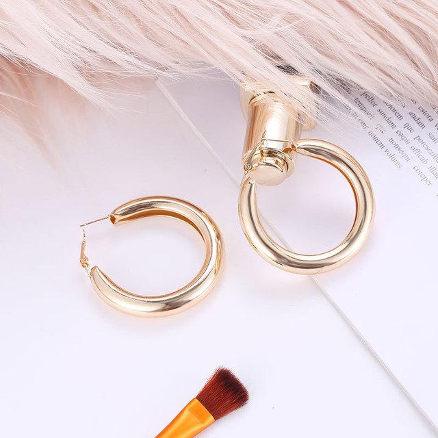 Persönlichkeit 50 MM Große Goldene Creolen Minimalistische Dicke Röhre Runde Kreis Ohrringe für Frauen Zinklegierung Trendy Hiphop Rock von Joom DACH