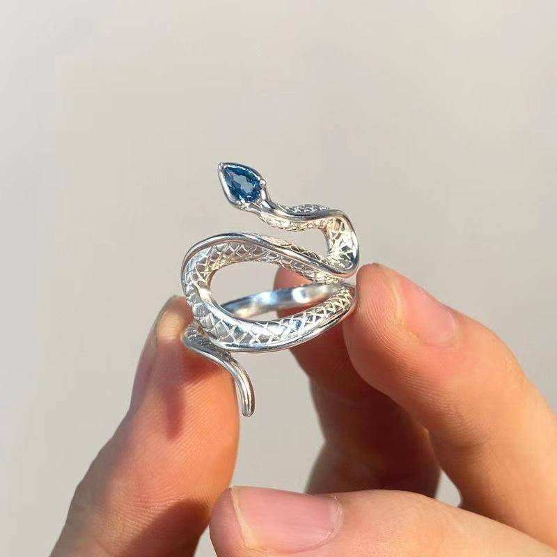 Persönlichkeit blauer Stein umwickelt Cobra verstellbarer offener Ring für Frauen kreative Silberfarbe Ring Charm Schmuck von Joom DACH