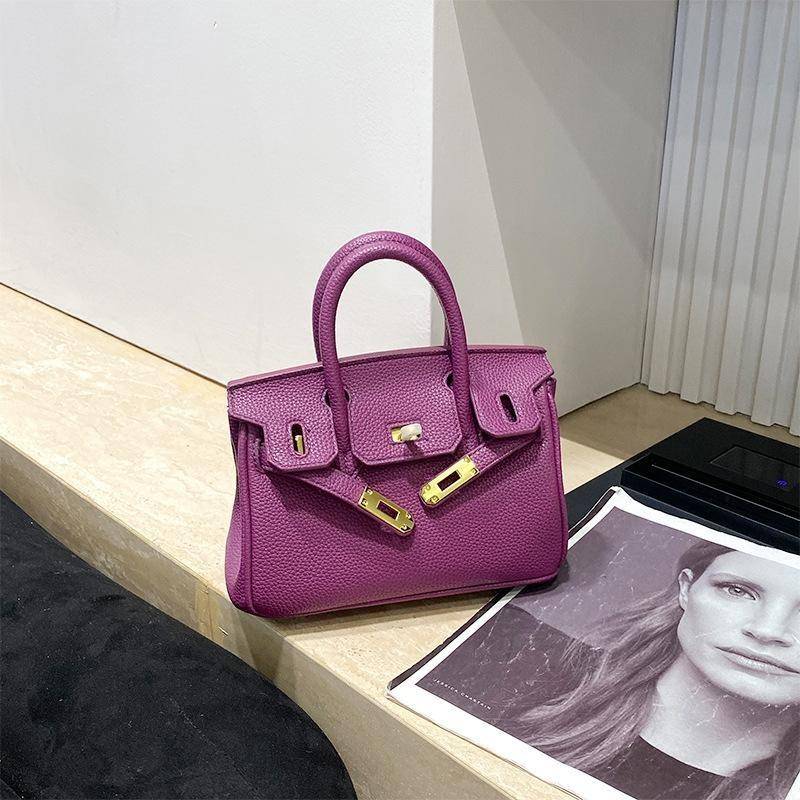 Platinfarbene Tasche mit goldener Schnalle Handtasche aus echtem Leder mit großem Fassungsvermögen für Damen Modische Umhängetasche im neuen Stil 25*20*14cm von Joom DACH