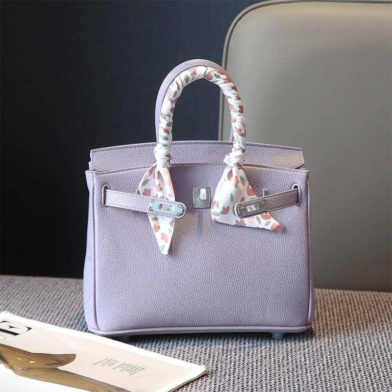 Platinfarbene Tasche mit goldener Schnalle Handtasche aus echtem Leder mit großem Fassungsvermögen für Damen Modische Umhängetasche im neuen Stil 30*24*16cm von Joom DACH