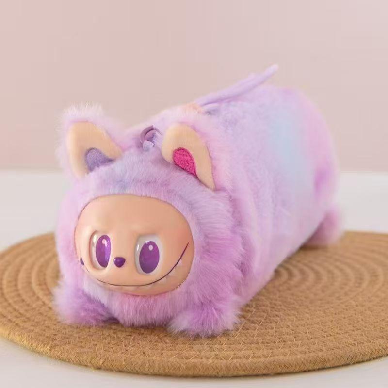 Plüsch-Federmäppchen – Niedliche flauschige Spielzeug-Stil Kosmetiktasche, Kreativer Puppen-Stifthalter für Kinder, Schüler & Jugendliche, Trendiges Kawaii Schreibwaren-Geschenk von Joom DACH