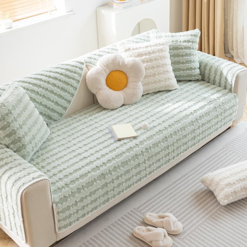 Plüsch Plaid Sofabezug Verdicken Warme Rutschfeste Kissen Winter Luxus Wohnzimmer Sofa Dekorative Staubschutz Weiches Tuch Handtuch 70x70cm 1pcs von Joom DACH