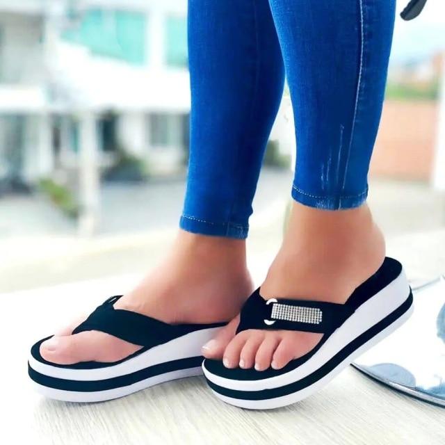 Plus Size Damenschuhe Strass Schwamm Plateau Sandalen Keil Hausschuhe Sommer Flip Flops Frauen Flache Strand Hausschuhe 42 schwarz von Joom DACH