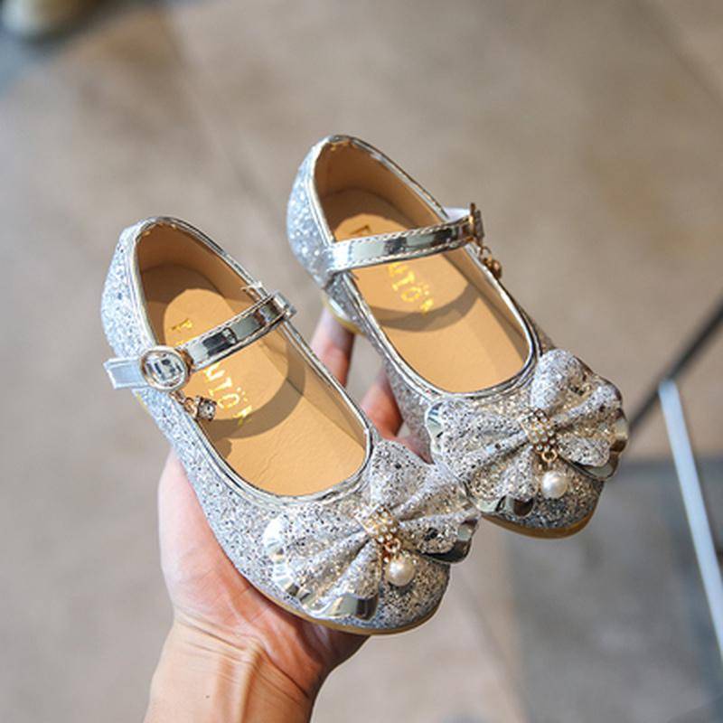 Prinzessin Lederschuhe Glitzer Kinder High Heel Mädchen Schuh,Schmetterling Knoten Design Performance Schuhe 28 silber Prinzessin Lederschuhe Glitzer Kinder High Heel Mädchen Schuh,Schmetterling Knoten Design Performance Schuhe 28 silber von Joom DACH