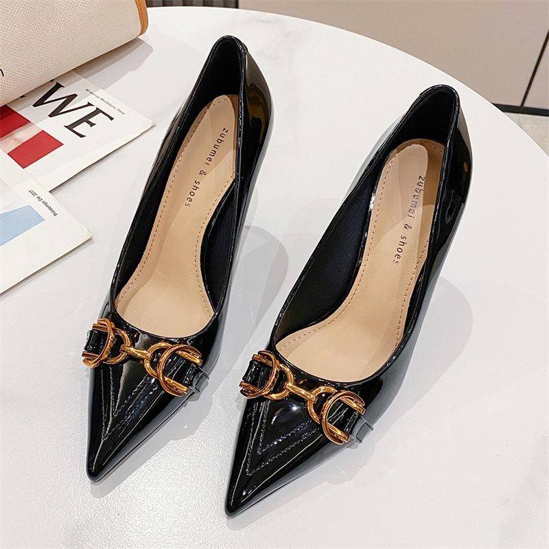 Pumps mit Horsebit-Schnalle im koreanischen Stil für Damen, eleganter spitzer Stilettoabsatz, große High Heels, flacher Mund, Lackleder, professioneller Damenschuh 40 schwarz von Joom DACH