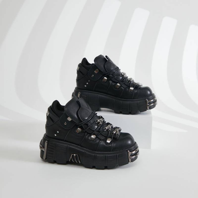 Punk Stil Frauen Schuhe Lace Up Heel Plateauschuhe Frau Rock Stiefel Metall Dekor Frau Turnschuhe 39 schwarz von Joom DACH