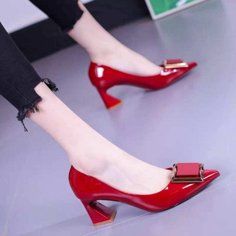 Quadratische Schnalle Mode OL Büro Schuhe Neue Frauen Prägnante Lackleder Flache High Heels Schuhe Spitz Frauen Pumps 39 rot Quadratische Schnalle Mode OL Büro Schuhe Neue Frauen Prägnante Lackleder Flache High Heels Schuhe Spitz Frauen Pumps 39 rot von Joom DACH