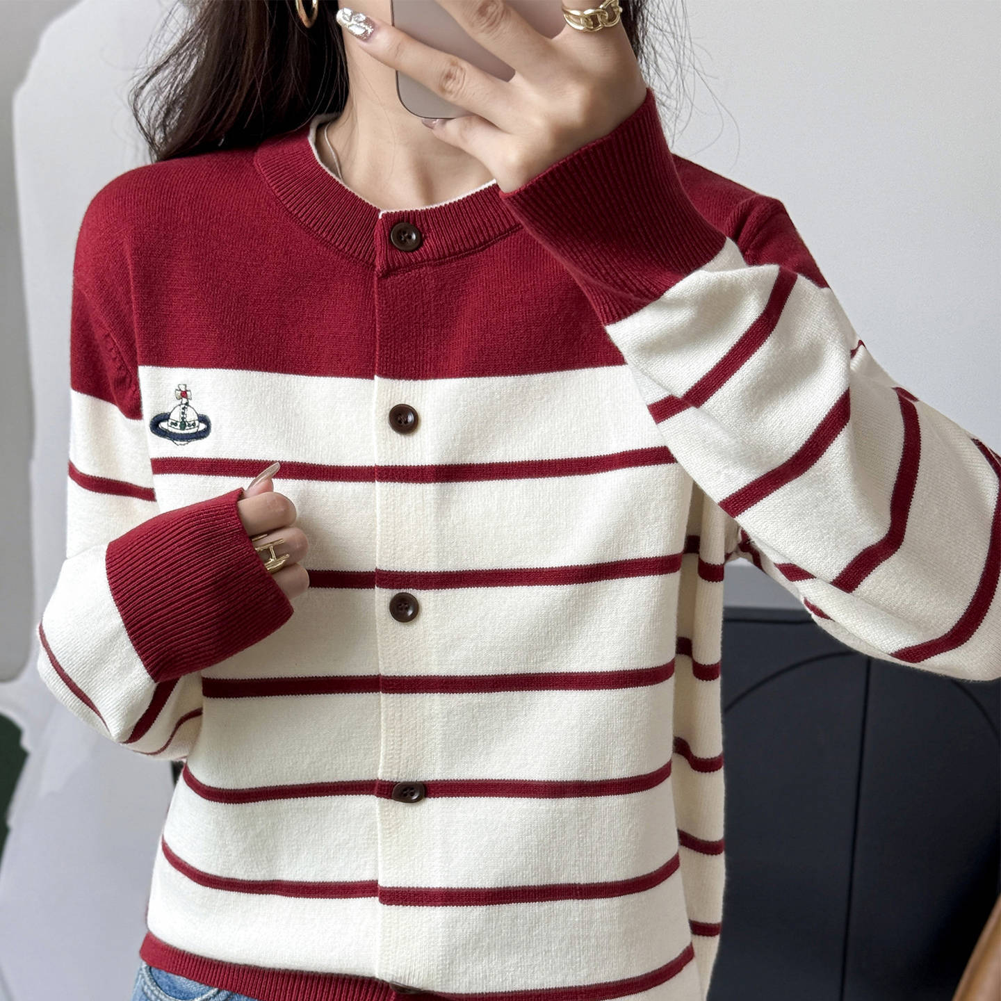 Retro Farbblock-Gestreifter Rundhals Strickcardigan Damen Kurzmantel Pullover Frühling und Herbst Neues Design Nische Top M rot von Joom DACH