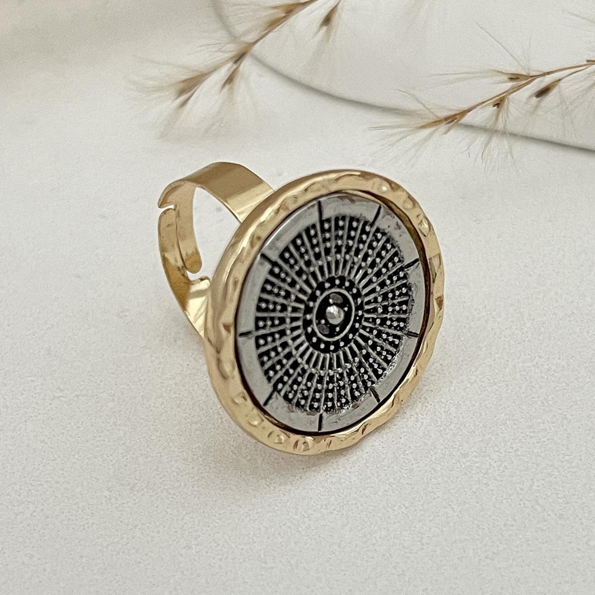 Retro-Ring mit runder Öffnung für Damen und Herren, antiker Punk-Modeschmuck, geometrischer dreidimensionaler Mond, große Blume von Joom DACH