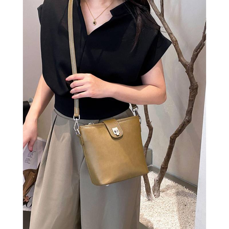 Rindsleder Modische Kleine Leichte Luxustasche Damentasche Handgriff Kartenetui Einfache Damen Handy Wechsel Eimerbeutel olivgrüne von Joom DACH