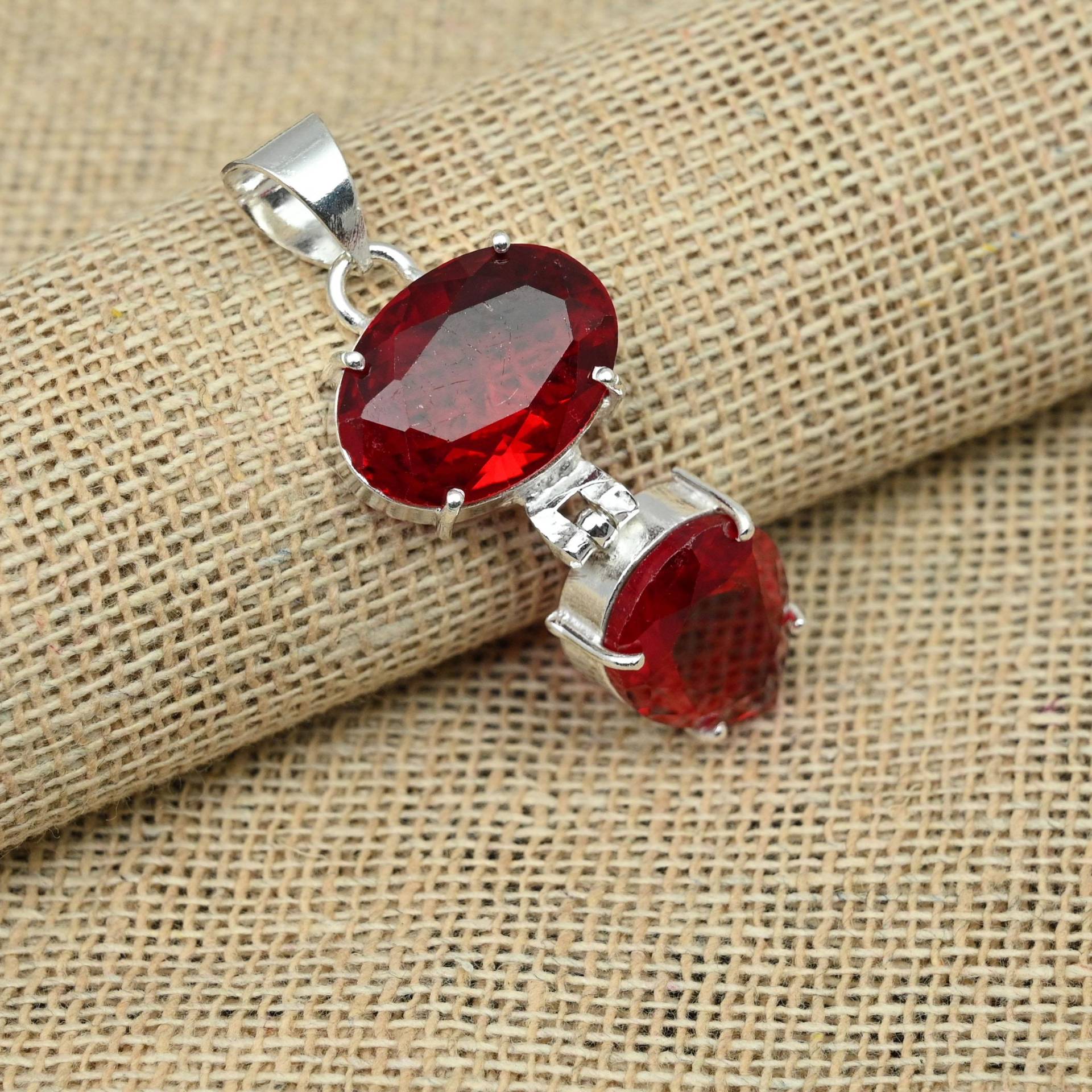 Roter Granat Edelstein aus massivem 925er Sterlingsilber, handgefertigter Schmuckanhänger für Geschenke 1.92 Inches rot von Joom DACH