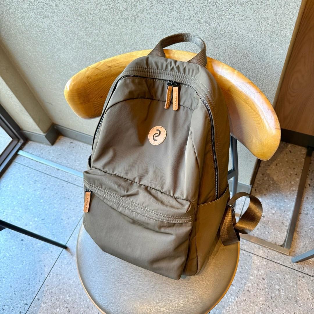 Rucksack für Damen, modischer Reiserucksack, leichter Reiserucksack für die Arbeit, Pendeln, Computertasche height 40 * width 30 * thickness 15CM von Joom DACH