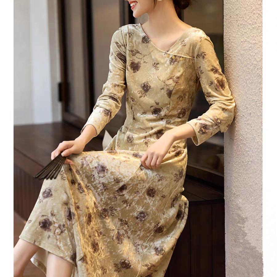 Samtbedrucktes Kleid für Damen Frühling Neuer Stil Reise- und Urlaubsstil Langer Rock 2XL von Joom DACH