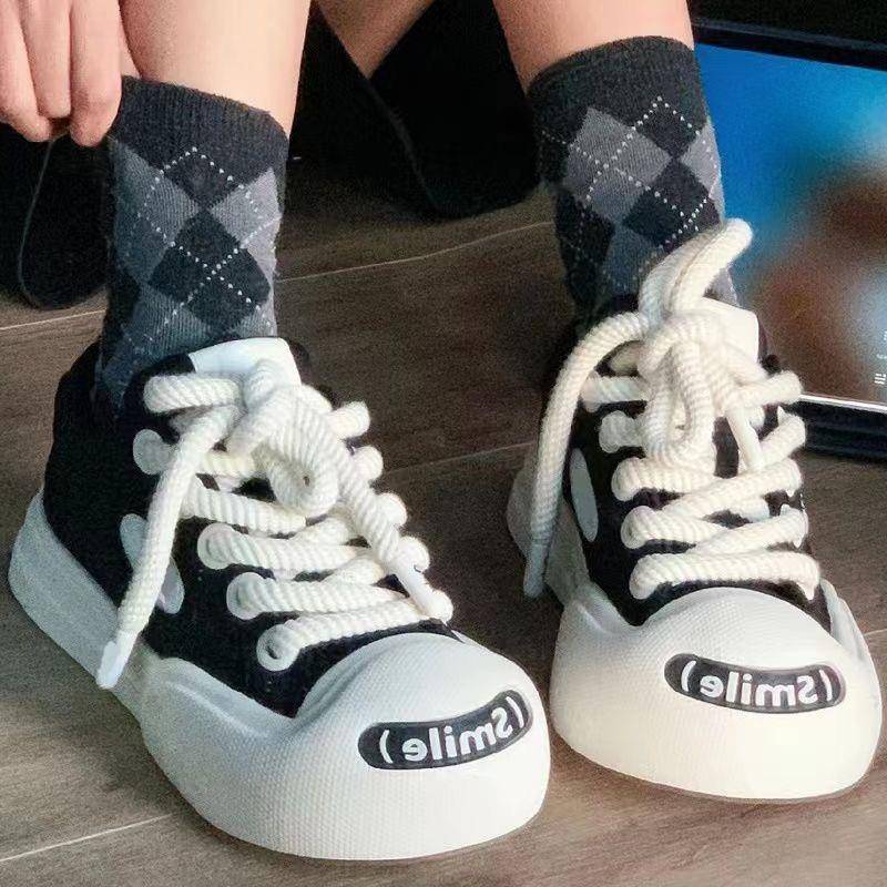 Schuhe Damen Sommer Neu Puppe Kleine Kohlekugel Atmungsaktive Damenschuhe Lässig Sportliche Kleine Weiße Schuhe 40 schwarz von Joom DACH