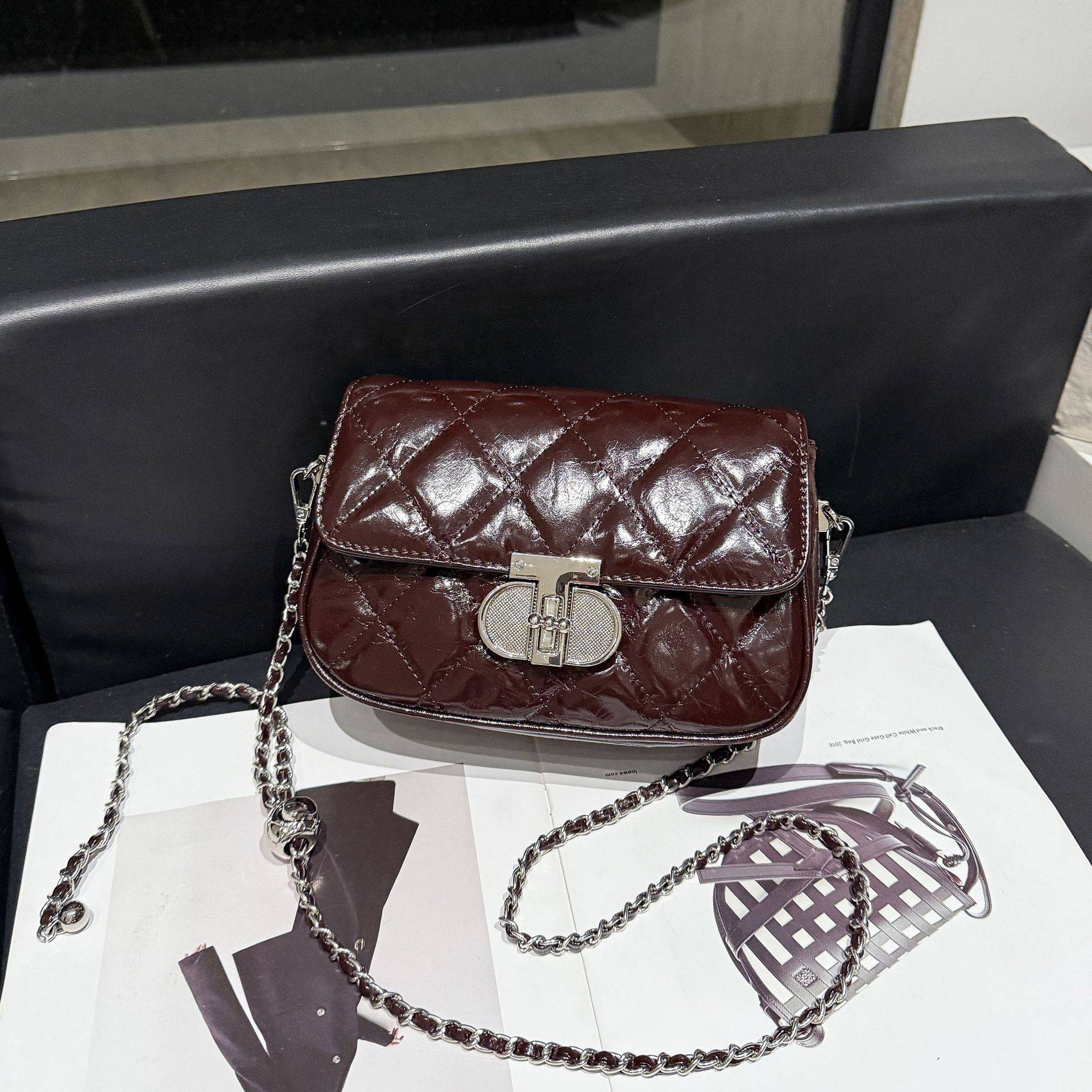 Schultertasche aus Rindsleder für Damen, mit Rautenschloss-Abdeckung, Messenger-Tragetasche mit großem Fassungsvermögen, modisch, schlicht und vielseitig. kaffeebraun von Joom DACH