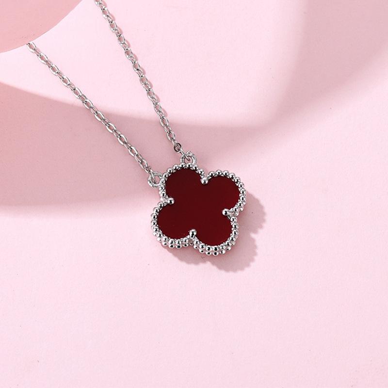 Seiko Hochwertige Halskette aus natürlichem Perlmutt mit vierblättrigem Kleeblatt, modisches Temperament, Schlüsselbeinkette für Damen Natural shellfish von Joom DACH