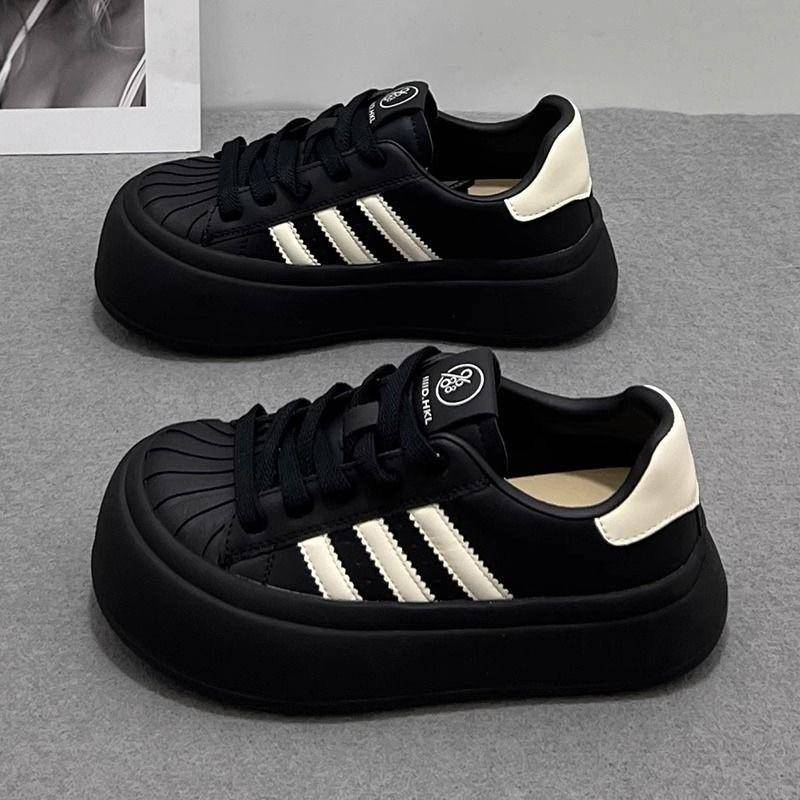 Shell Toe Black Board Schuhe Damen Frühjahr Neue Dicke Unterseite Freizeit Sport Big Head Süße Mary Jane Schuhe Gut aussehend 40 schwarz von Joom DACH