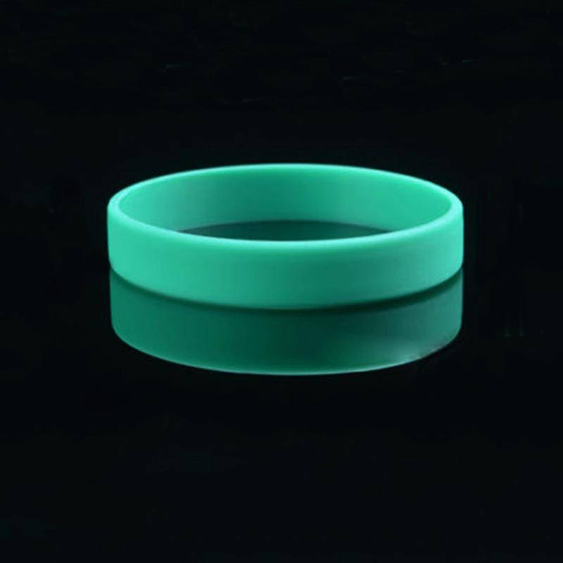 Silikon-Armband, einfarbig, für Kinder und Erwachsene, glänzender Punkt, leuchtendes Boden-Armband, abnehmbares Armband, Gummi-Handring 1pcs von Joom DACH