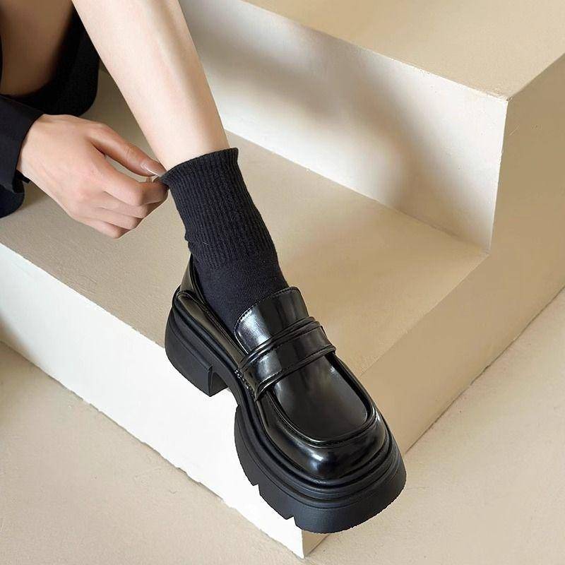 Slipper Damen Dicksohlige Frühling und Herbst Neu Schwarz, Versteckter Absatz Kleine Lederschuhe Britischer Stil Slipper Klobige Absatzpumps 40 von Joom DACH