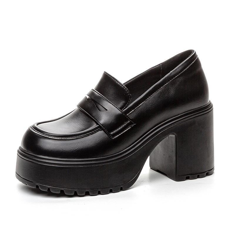 Slipper Damen Mode Lackleder Frühling Sommer Neu Dicksohlige Freizeit-Studentenschuhe Klassische Damen Schwarze Pumps 34 schwarz von Joom DACH