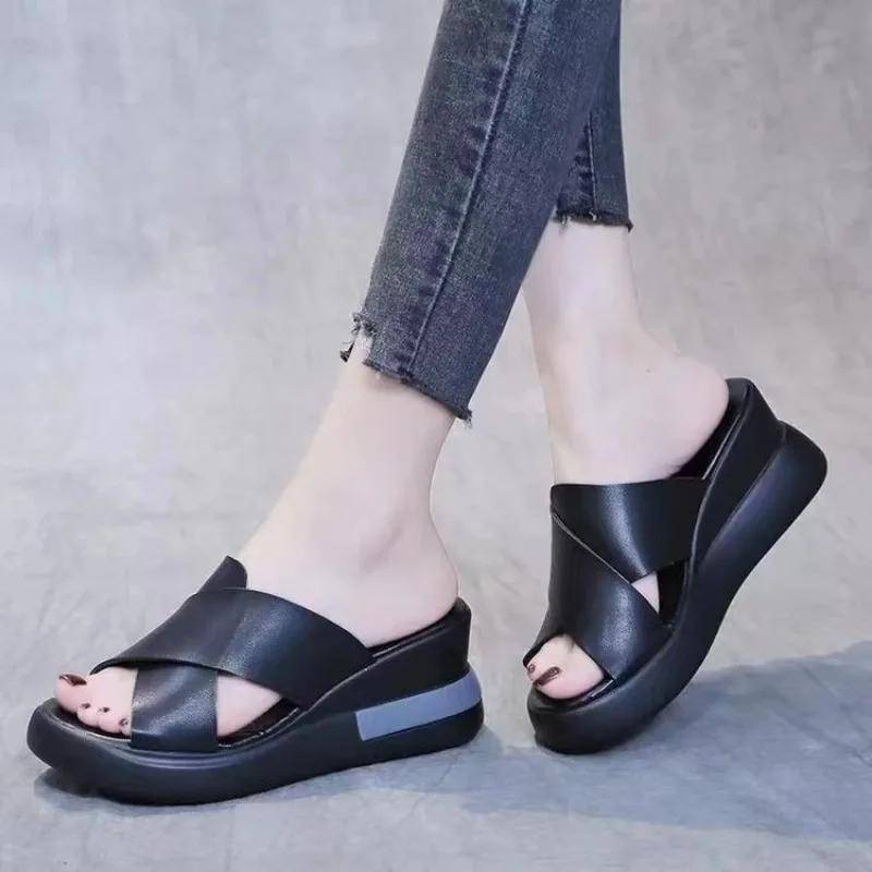 Sommer Damen Plateau Schuhe Neu Retro Offene Zehen Damen Keilsandalen Outdoor Übergröße Lässige Hausschuhe für Damen Pantoletten 42 schwarz von Joom DACH