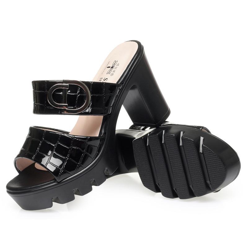 Sommer Elegante Damen High Heel Pantoletten Neue Schuhe mit dickem Absatz Einfache Mode Wasserdichte Plateau Sandalen aus weichem Leder 36 von Joom DACH