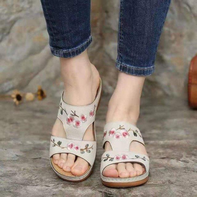 Sommer Frauen Keil Sandalen Premium Orthopädische Offene spitze Slipper Vintage Anti-slip Leder Casual Weibliche Plattform Gestickte Schuhe 38 beige von Joom DACH