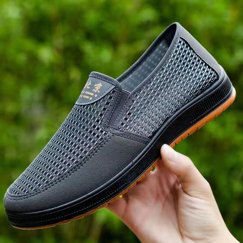 Sommer alte Peking-Stoffschuhe Herren-Bootsschuhe atmungsaktive lässige Rindssehnensohle Papa-Schuhe mittleren Alters und ältere Deodorant-Slip-on-Netzschuhe 41 von Joom DACH