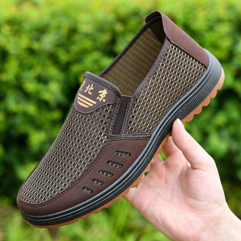 Sommer alte Peking Tuch Schuhe Herren atmungsaktive Freizeitschuhe Oxblood Sohle Papa Schuhe mittleren Alters Anti-Geruch weichen Boden dünne Abschnitt Mesh Schuhe 41 von Joom DACH