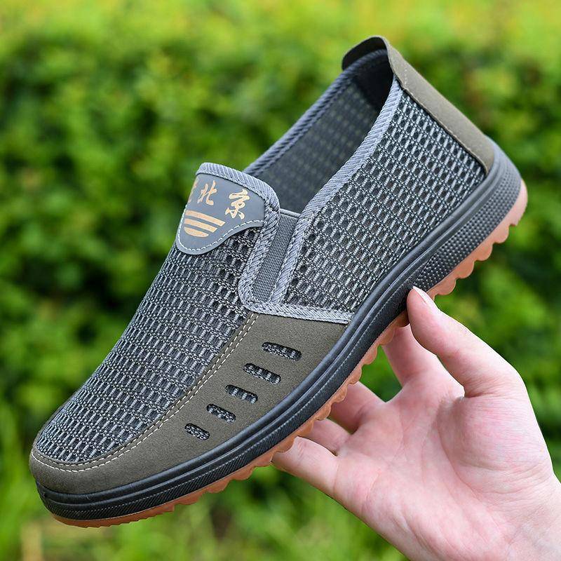 Sommer alte Peking Tuch Schuhe Herren atmungsaktive Freizeitschuhe Oxblood Sohle Papa Schuhe mittleren Alters Anti-Geruch weichen Boden dünne Abschnitt Mesh Schuhe 43 dunkelgrau von Joom DACH