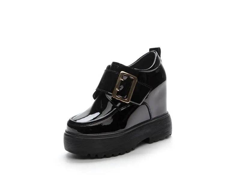 Spiegel-Lederschuhe für Damen Frühling Herbst Neuer Stil Keilabsatz Lässige Pumps Koreanischer Stil Dicksohlige Plateau-Slipper Schuhe 34 schwarz von Joom DACH