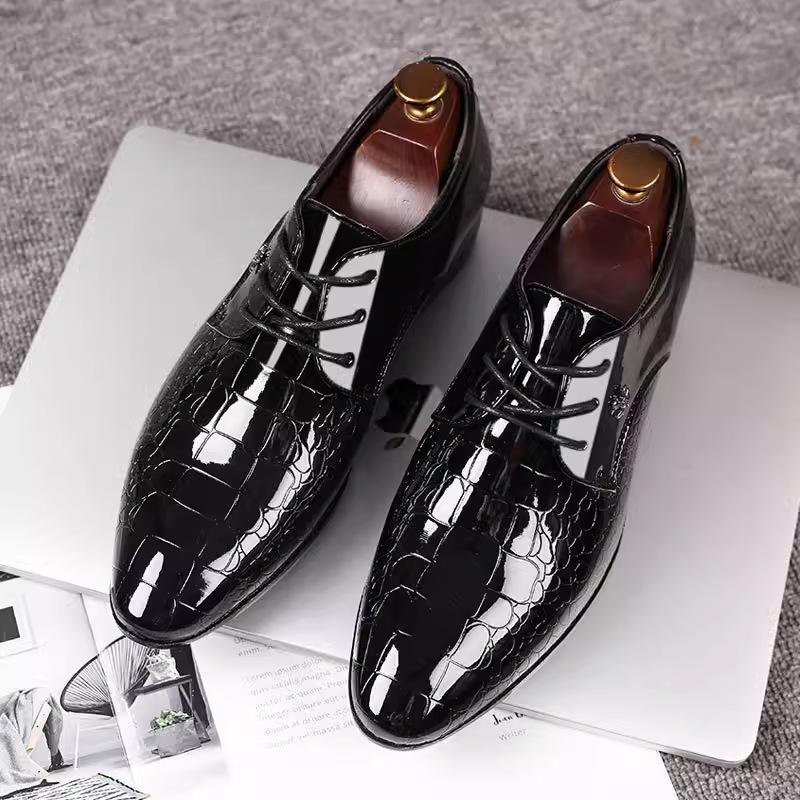 Spitz zulaufende Abendschuhe in Übergröße Neueste italienische Oxford-Schuhe für Herren Klassische Derbies Luxus-Hochzeitsschuhe aus Lackleder 41 schwarz von Joom DACH