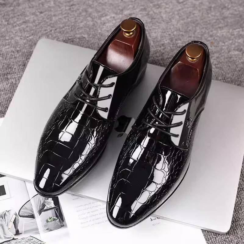 Spitz zulaufende Abendschuhe in Übergröße Neueste italienische Oxford-Schuhe für Herren Klassische Derbies Luxus-Hochzeitsschuhe aus Lackleder 41 schwarz von Joom DACH