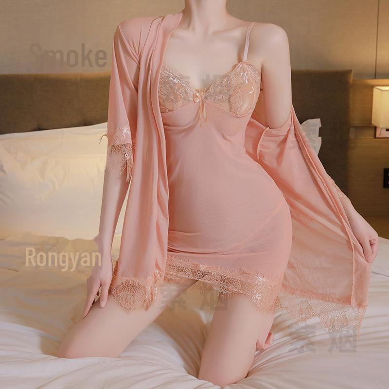 Spitzen-Dessous-Set in Übergröße: Verlockendes transparentes Nachthemd mit Strapsen Standard (40-60kg) von Joom DACH